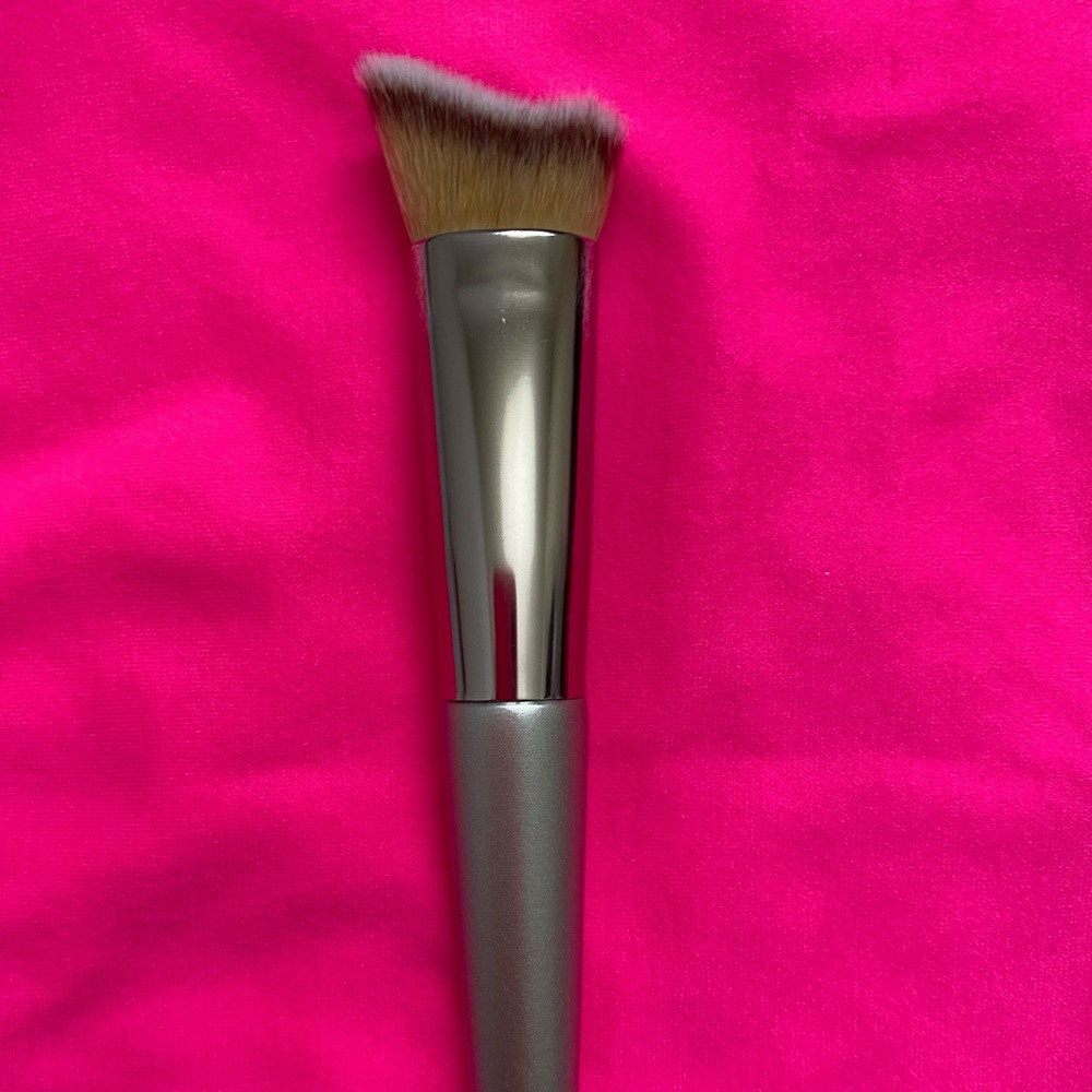 Champagne Bronzing Makeup Brush 🤎